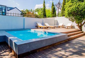 De Haas Living @ Hamman 14 has Balcony rooms