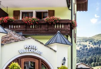 Hotel Waldhaus am See has Balcony rooms