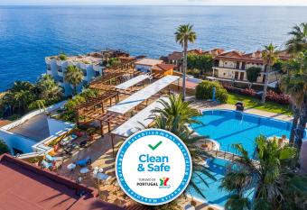 Sentido Galosol allows 18 year olds to book a room