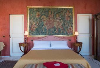 Luxory suite su Lungarno allows 18 year olds to book a room