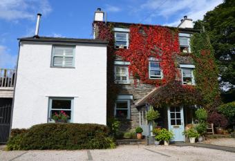 Haven Cottage allows 18 year olds to book a room