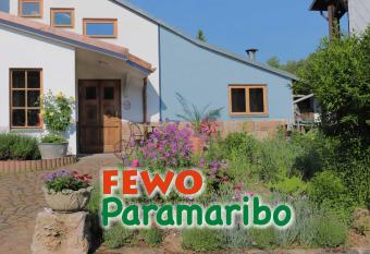 FeWo Paramaribo has Balcony rooms