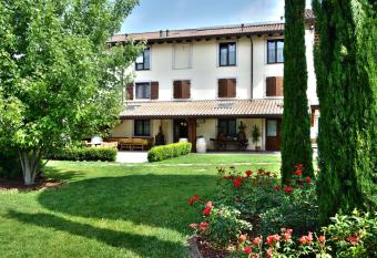 Agriturismo La Rosta has Balcony rooms