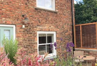 Carlton Towers has Balcony rooms