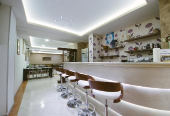 Hotel Flowers has Balcony rooms