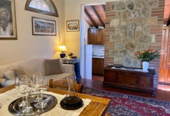 Monteriggioni Castello has Smoking rooms