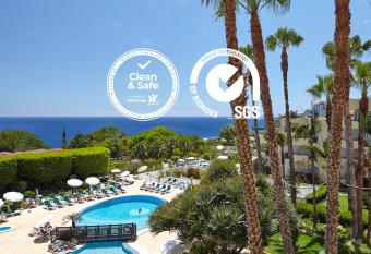 Suite Hotel Eden Mar - PortoBay allows 18 year olds to book a room