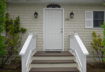 Townhouses & Captain's Quarters has Balcony rooms