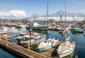 Astoria Riverwalk Inn has Balcony rooms
