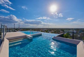 City Express Plus by Marriott Merida allows 18 year olds to book a room