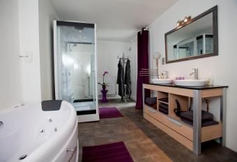 B&B Luxe Suites 1-2-3 has Balcony rooms