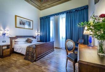 HomEdo B&B allows 18 year olds to book a room