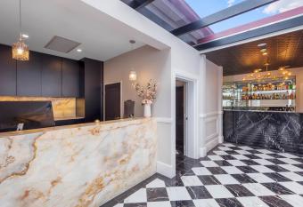 Holiday Inn & Suites - Parramatta Marsden Street, an IHG Hotel has Balcony rooms