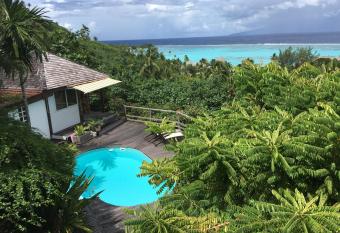 Moorea Happy Bungalow allows 18 year olds to book a room