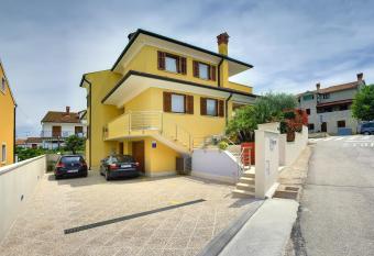 Villa NiNa B&B Rovinj has Balcony rooms