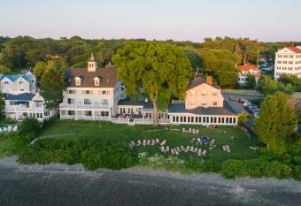 The Breakwater Inn & Spa has Balcony rooms