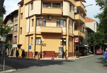 Hristovi Apartments & Studios has Balcony rooms