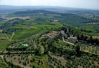 Borgo Poneta has Balcony rooms