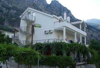 Apartments Dakovic has Balcony rooms