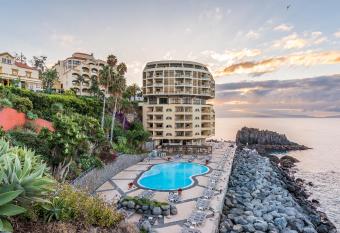 Pestana Vila Lido Madeira Ocean Hotel allows 18 year olds to book a room