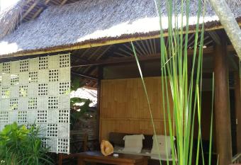 Puri Pandan Restaurant and Bungalow has Balcony rooms