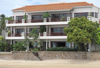 Grand Villa La Perla has Balcony rooms