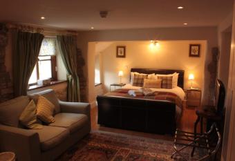 The Farmers Arms has Balcony rooms