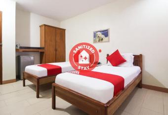 OYO 130 Jy Crown Palace allows 18 year olds to book a room