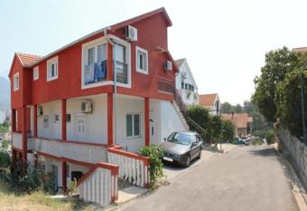 Apartments Bordo has Balcony rooms