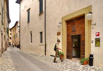Ostello Palazzo Pierantoni has Balcony rooms