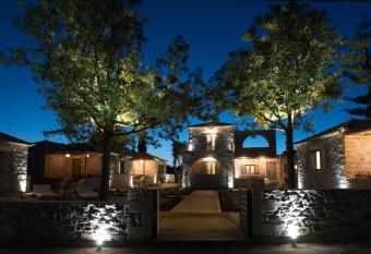 Calme Suites Mani has Balcony rooms