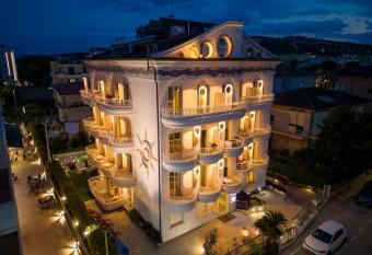 Residence Anchisemare has Balcony rooms