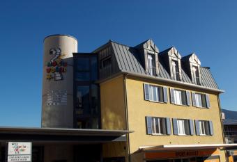 Hotel Movieworld allows 18 year olds to book a room