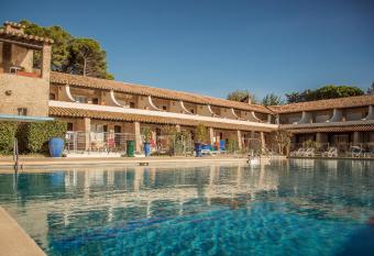 La C  te Bleue allows 18 year olds to book a room