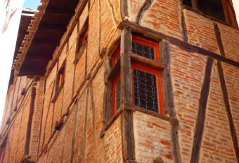 La lauze et l anguille allows 18 year olds to book a room