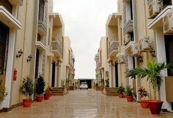 Zifan Hotel & Suites allows 18 year olds to book a room