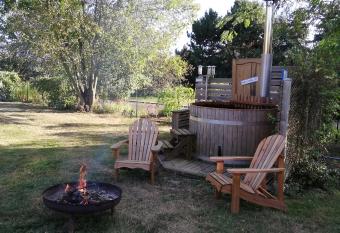 Chambres d h  tes Sandrine Louis allows 18 year olds to book a room