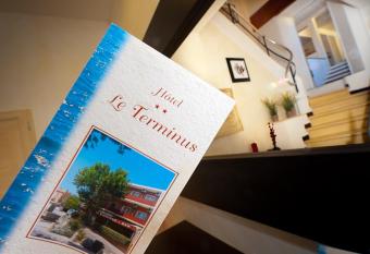 Hotel Le Terminus allows 18 year olds to book a room