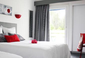 Hotel du Porge has Balcony rooms