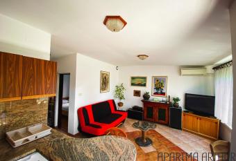 Aparment Arthur has Balcony rooms