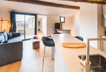 La Boh  me Centre Historique - Terrasse - Quartier St Roch - HH allows 18 year olds to book a room