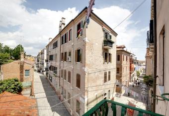 Fenix La Boh  me has Balcony rooms