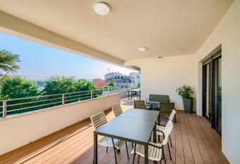 Rooms K&T sea side luxury has Balcony rooms