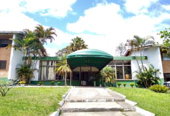 OYO Del Verde Hotel allows 18 year olds to book a room