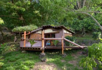 Fare Oviri Lodge has Balcony rooms