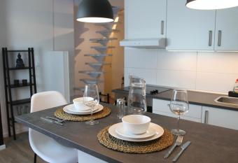 Apartmenthaus in der Arnoldstra  e allows 18 year olds to book a room