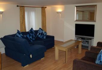 Nook and Harbour Holiday Apartments & rooms allows 18 year olds to book a room