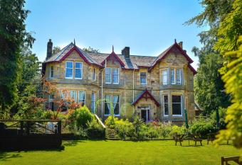 Heatherlie House Hotel allows 18 year olds to book a room