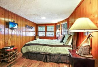 The Fish House has Balcony rooms