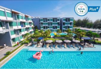Bay Window at Sea has Balcony rooms